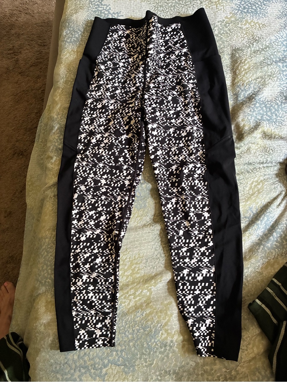 Sweaty Betty Black & White Patterned Kids Leggings